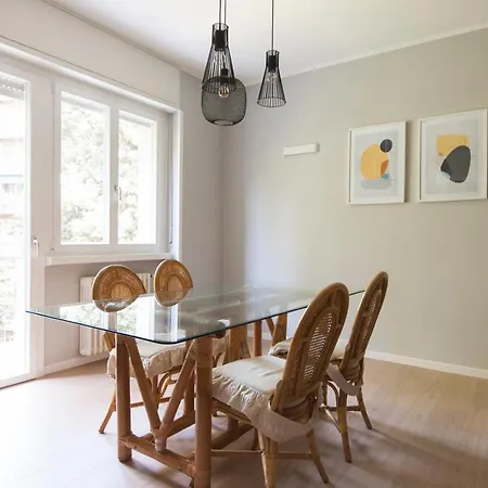 Apartment Youhosty - Solari 43 Milan