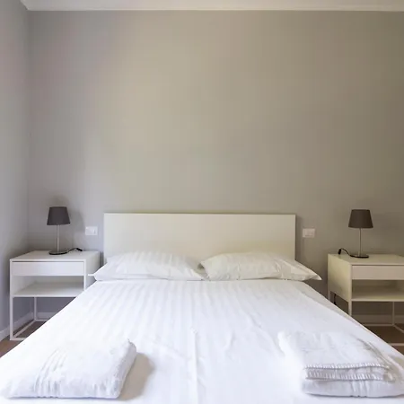 Youhosty - Solari 43 Daire Milano